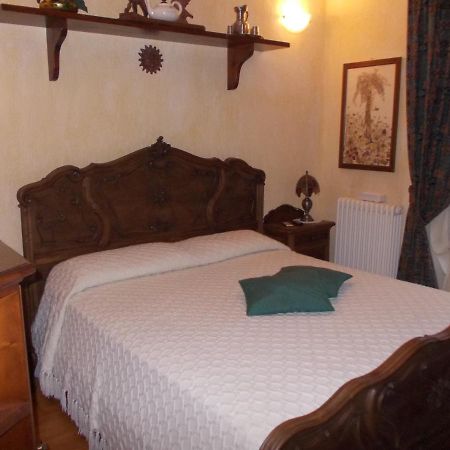 Les Hirondelles Bed & Breakfast Fenis Bagian luar foto