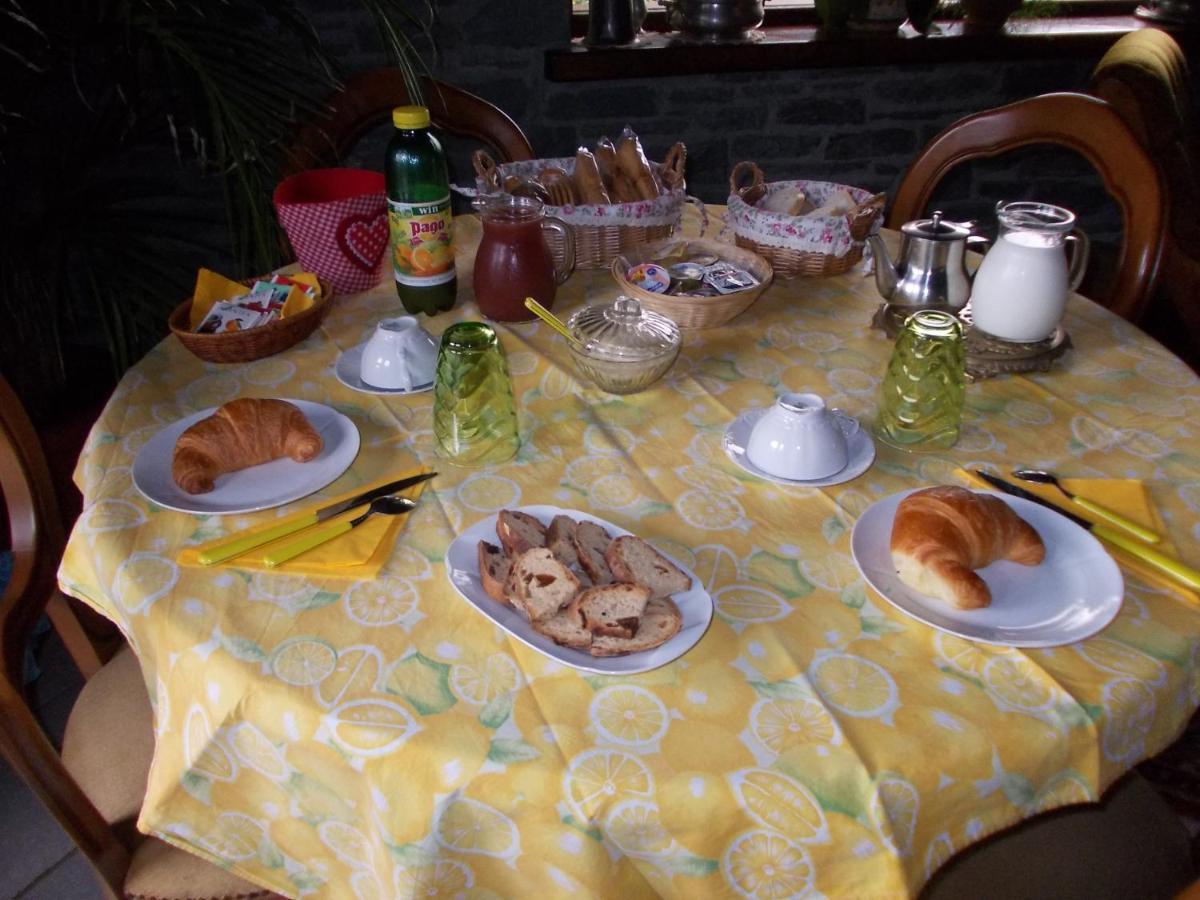 Les Hirondelles Bed & Breakfast Fenis Bagian luar foto
