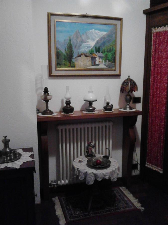 Les Hirondelles Bed & Breakfast Fenis Bagian luar foto